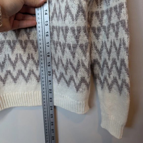 Ann Taylor LOFT Crewneck Brushed Fair Isle Sweater Size Medium Whisper White M - Picture 6 of 7